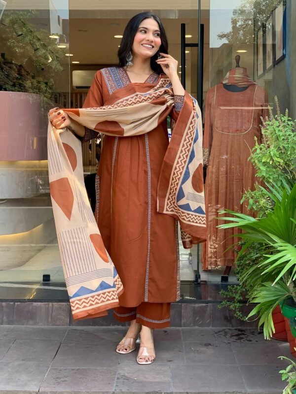 Elegant Cotton Three-Piece - Image 3
