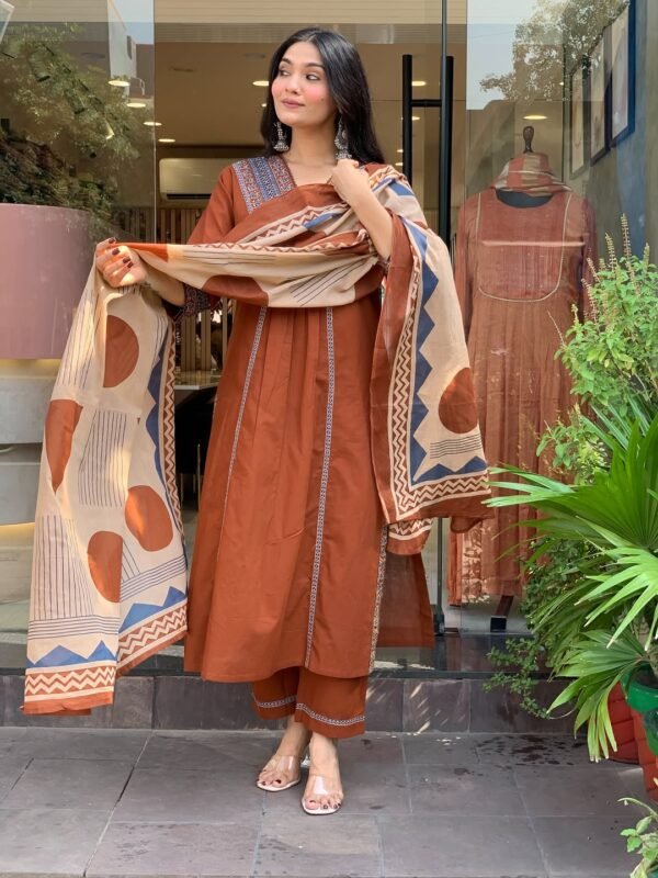 Elegant Cotton Three-Piece - Image 2